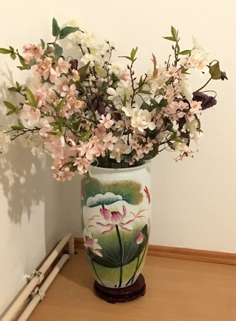 Vase im Gingko-Massagestudio